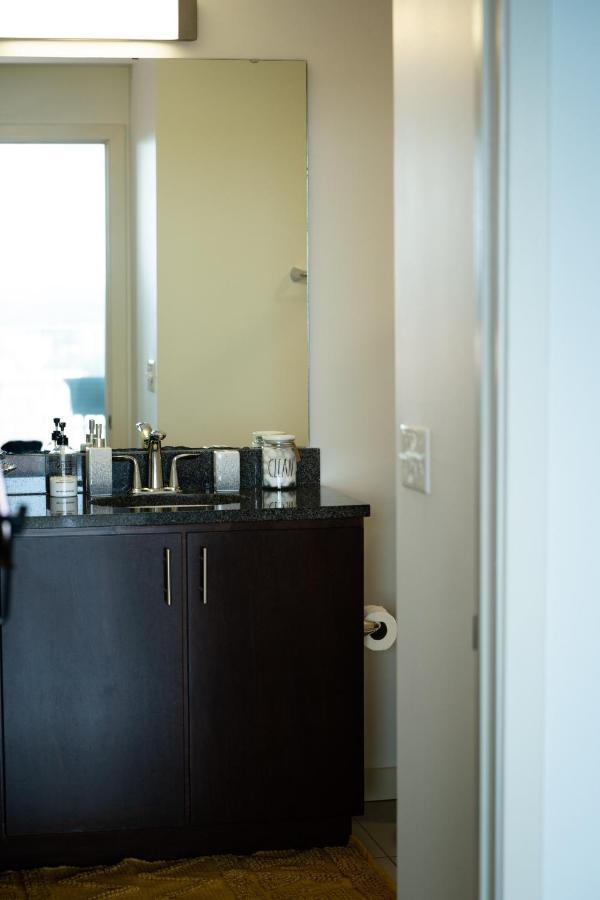 Upscale Downtown High-Rise Leilighet Raleigh Eksteriør bilde