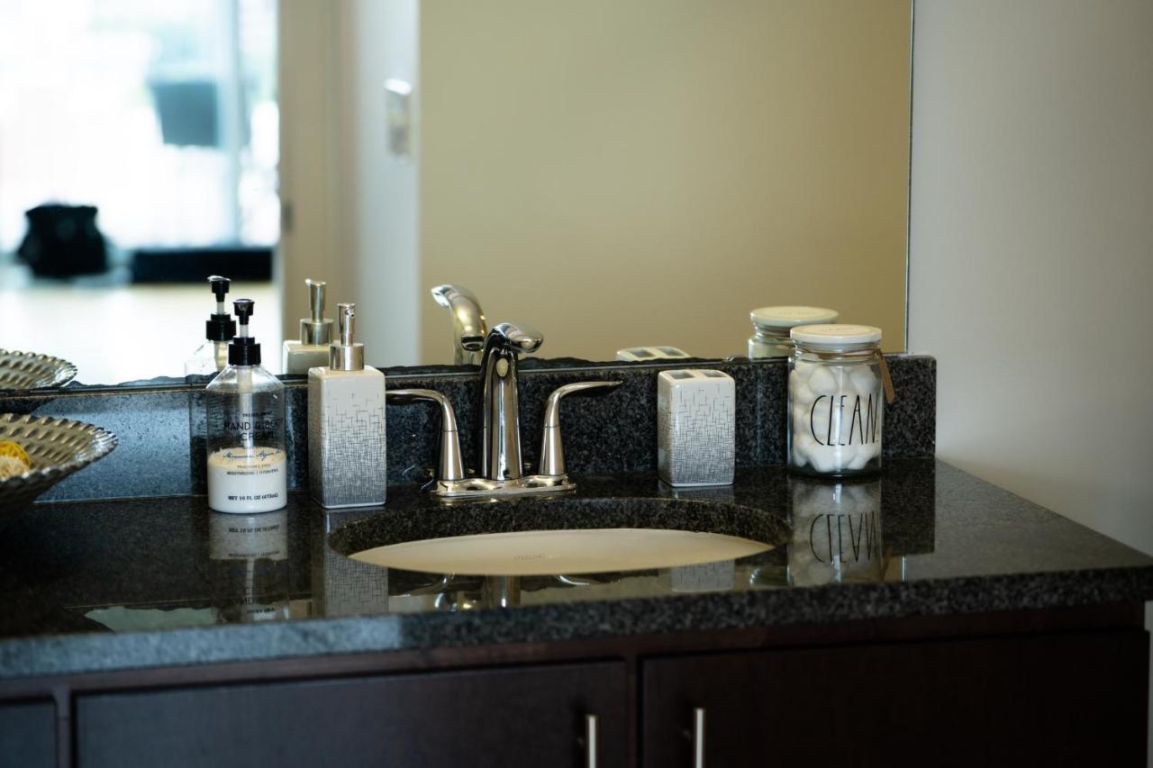Upscale Downtown High-Rise Leilighet Raleigh Eksteriør bilde